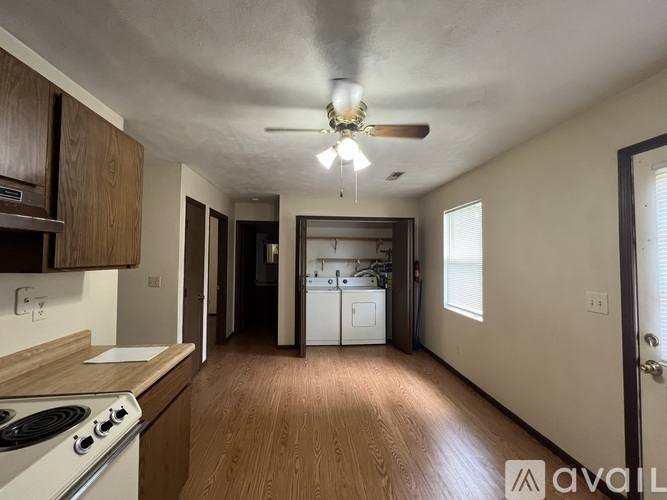 Apartment for rent at 343 N Glenwood Ave #B, Springfield, IL 62702
