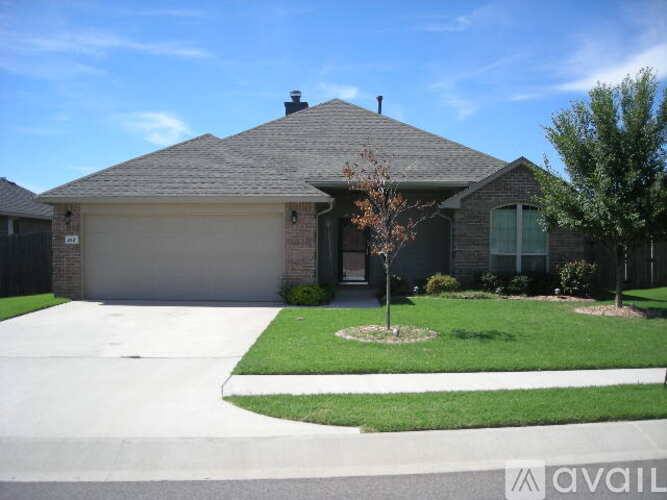 House for rent at 2421 Vintage Park Lane, Yukon, OK 73099