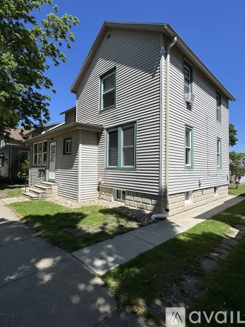 Apartment for rent at 807 Court St, St. Joseph, MI 49085