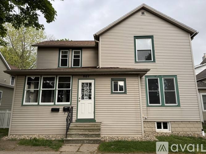 Apartment for rent at 807 Court St, St. Joseph, MI 49085