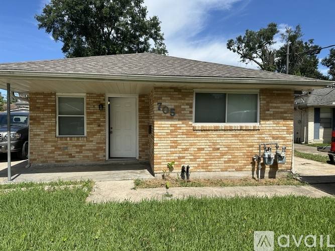 Townhouse for rent at 705 Bell St, Metairie, LA 70003