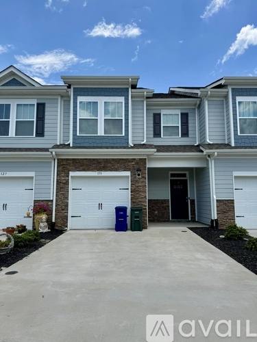 Townhouse for rent at 131 Creekview Rd, Hendersonville, NC 28791