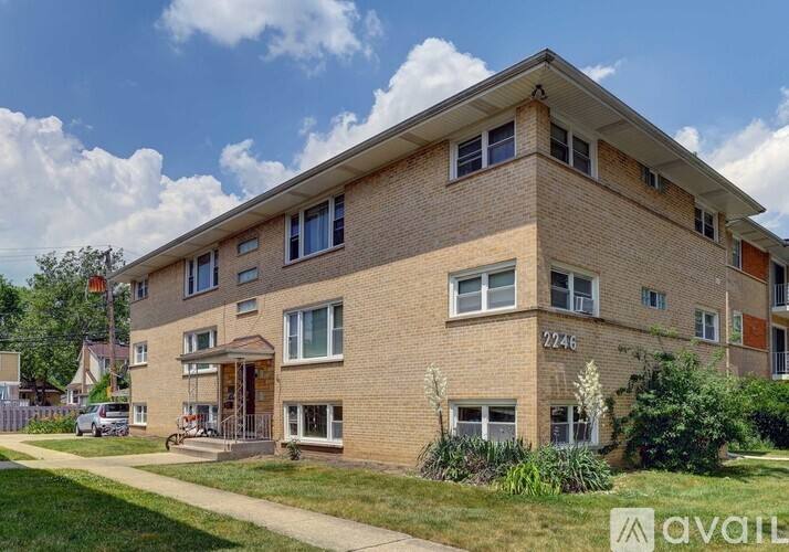 Apartment for rent at 2246 S 17th Ave #1E, Riverside, IL 60546