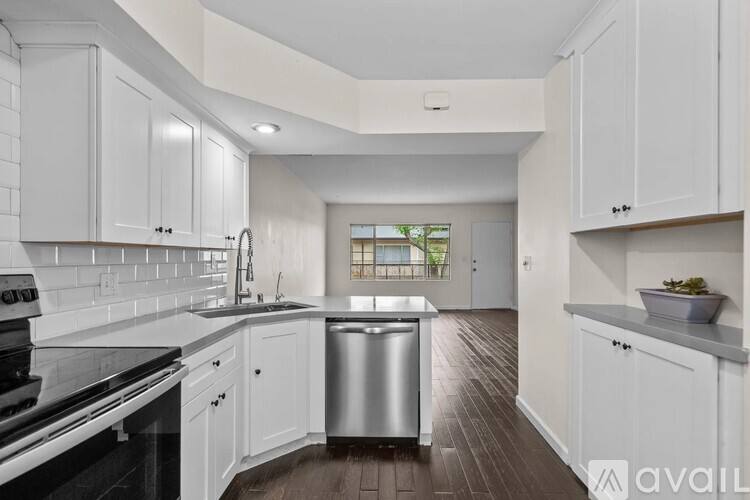 Condo for rent at 510 N Jackson St #301, Glendale, CA 91206