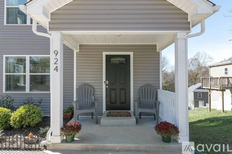 House for rent at 924 E Happy Hollow Dr, Clarksville, TN 37040