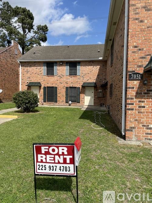 Apartment for rent at 7051 Perkins Place Court #B, Baton Rouge, LA 70808