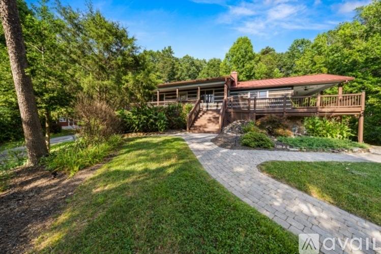 House for rent at 2004 Thompson Rd, Knoxville, TN 37932