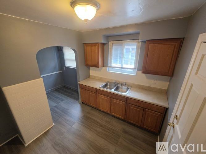 Townhouse for rent at 17181 Northlawn St #2, Detroit, MI 48221