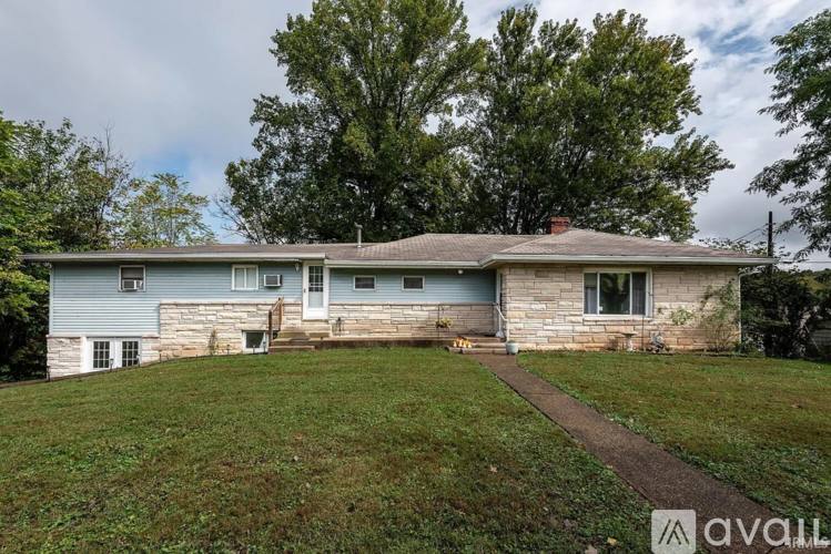 Apartment for rent at 314 W Association St #A, Ellettsville, IN 47429