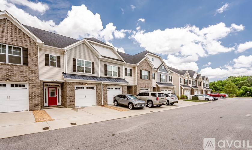 Townhouse for rent at 4732 Kilby Dr, Virginia Beach, VA 23456
