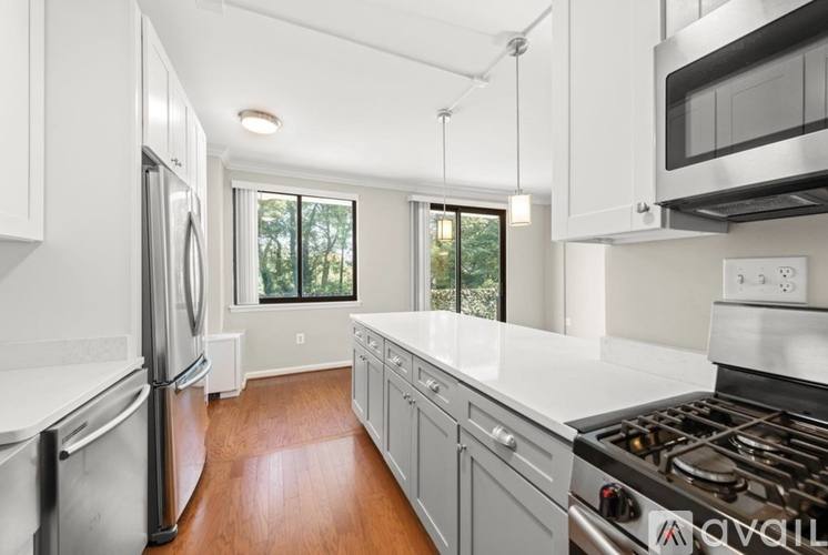 Apartment for rent at 4401 Lee Highway 16, Arlington, VA 22207