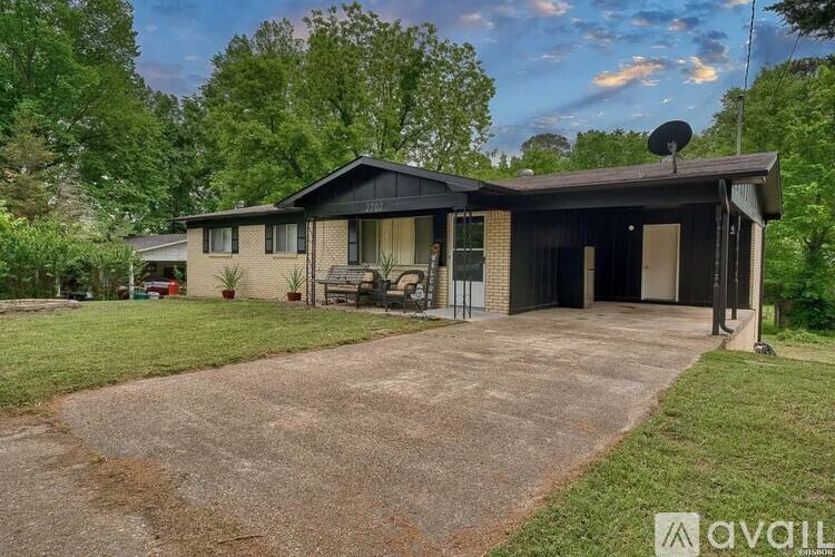 House for rent at 2702 Malvern Ave, Hot Springs, AR 71901