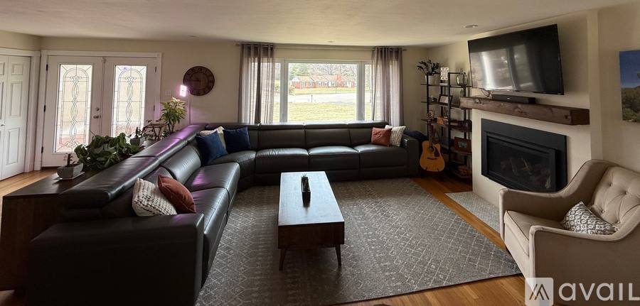 House for rent at 24 Marsally Dr, St. Louis, MO 63131