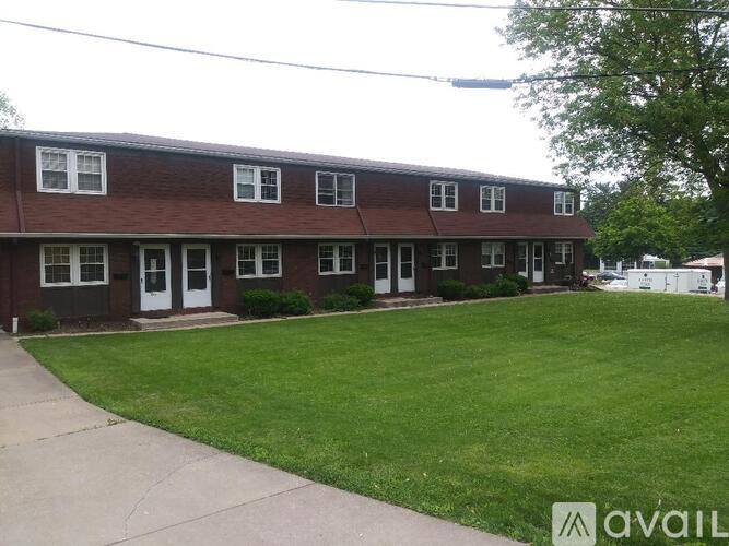 Townhouse for rent at 141 James St SW #6, North Canton, OH 44720