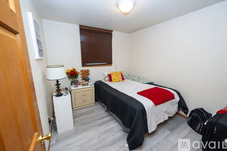 Apartment for rent at 302 4th St SW #2, Altoona, IA 50009