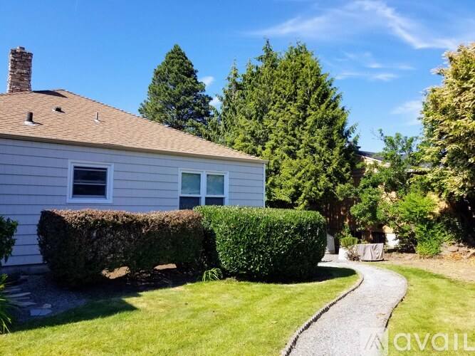 Apartment for rent at 7150 S Sunnycrest Rd #GUEST, Seattle, WA 98178