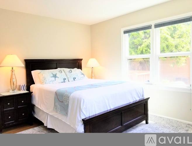 Apartment for rent at 7150 S Sunnycrest Rd #GUEST, Seattle, WA 98178
