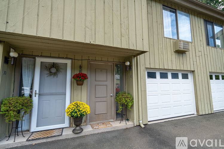 Condo for rent at 32 Saginaw Trail, Guilford, CT 06437