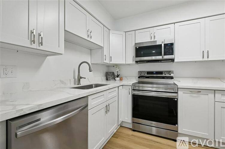 Apartment for rent at 1161 Lake Ave #116, Metairie, LA 70005
