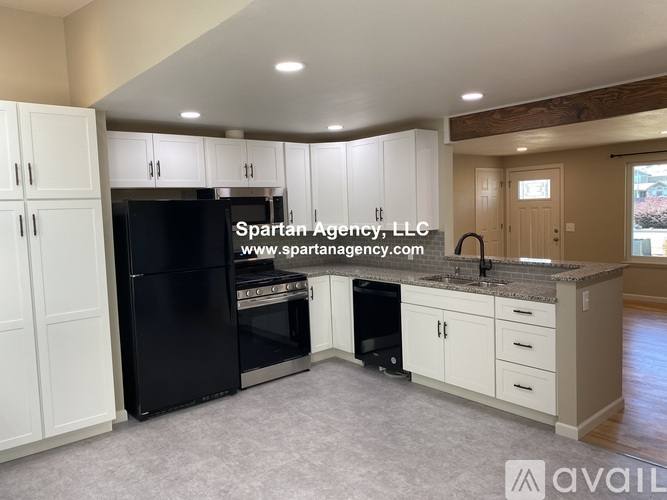 Apartment for rent at 1305 23rd St NW, Puyallup, WA 98371