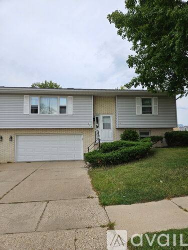 Apartment for rent at 327 6th St, Monroe, WI 53566