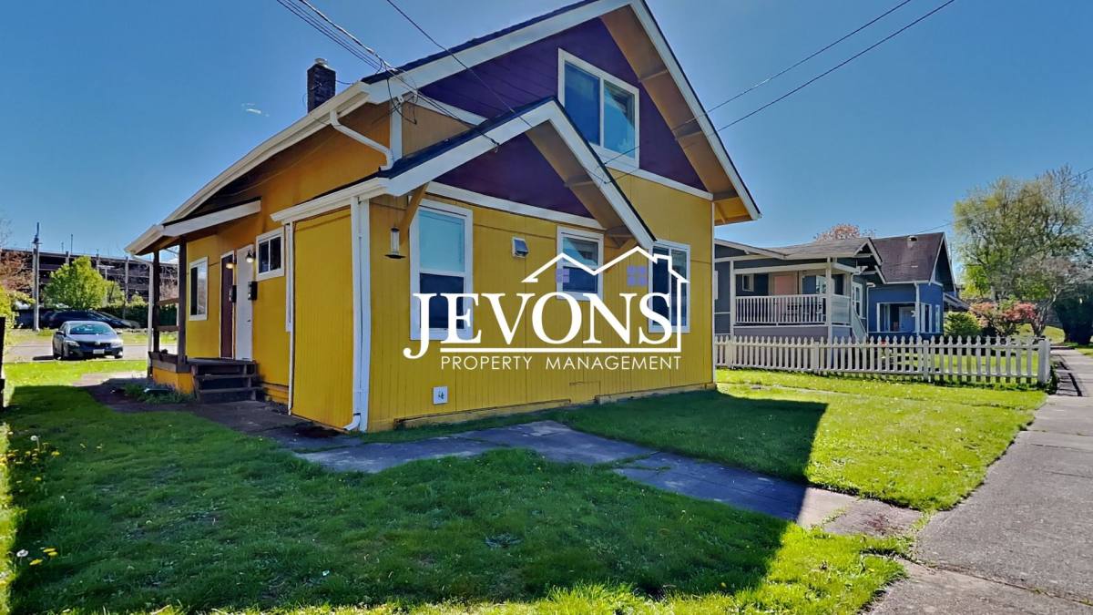 Apartment for rent at 118 D St SW, Auburn, WA 98001