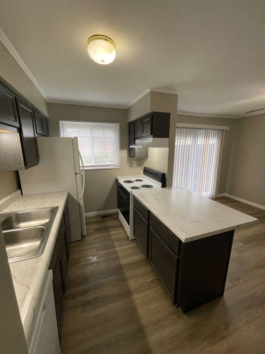 Apartment for rent at 12111 - 12113 N Woodcrest Dr, Dunlap, IL 61525