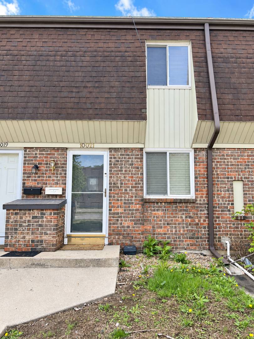 Townhouse for rent at 10021 W 52nd St, Shawnee, KS 66203