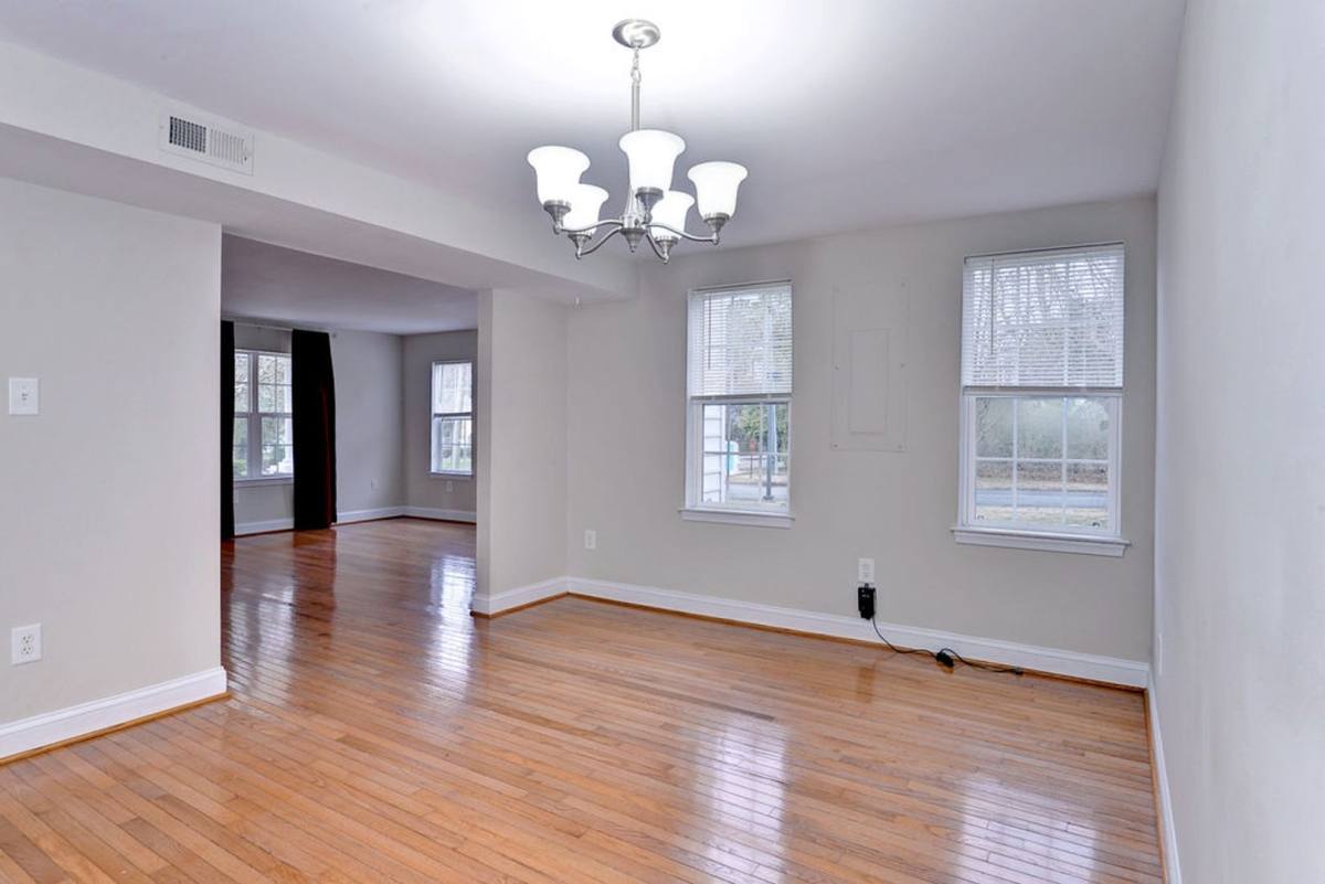House for rent at 402 E Yorktown Rd, Yorktown, VA 23693