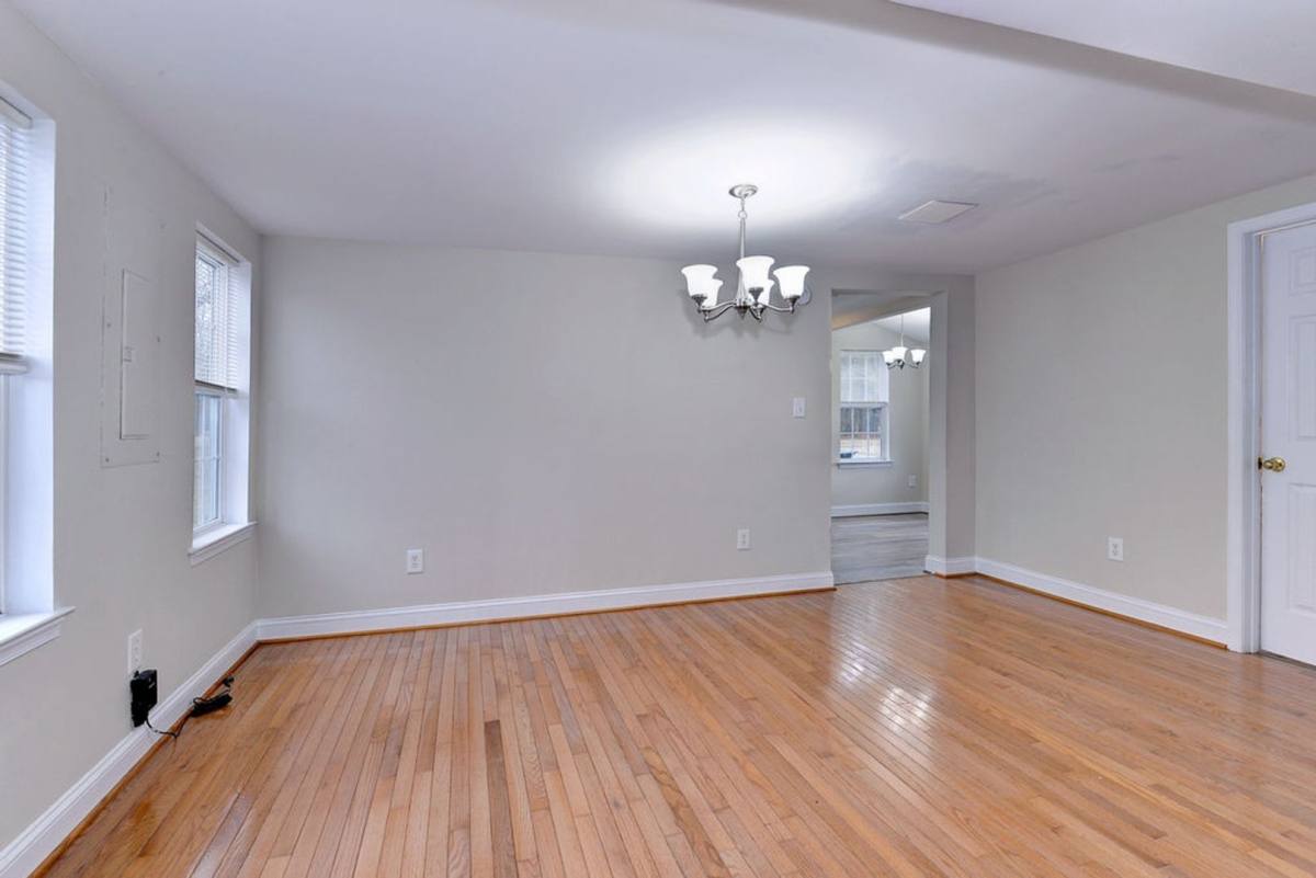 House for rent at 402 E Yorktown Rd, Yorktown, VA 23693