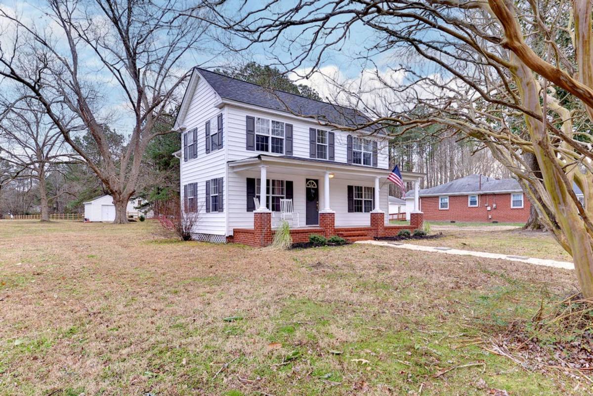 House for rent at 402 E Yorktown Rd, Yorktown, VA 23693