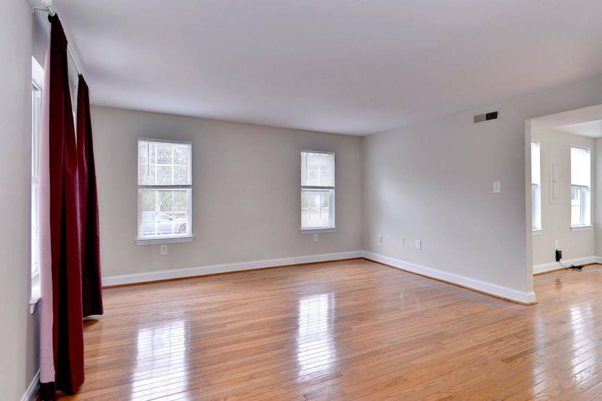 House for rent at 402 E Yorktown Rd, Yorktown, VA 23693