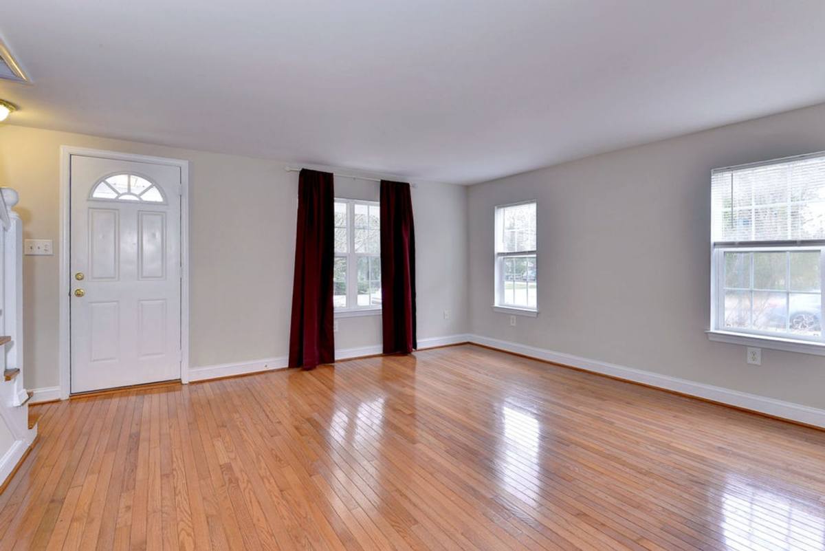 House for rent at 402 E Yorktown Rd, Yorktown, VA 23693