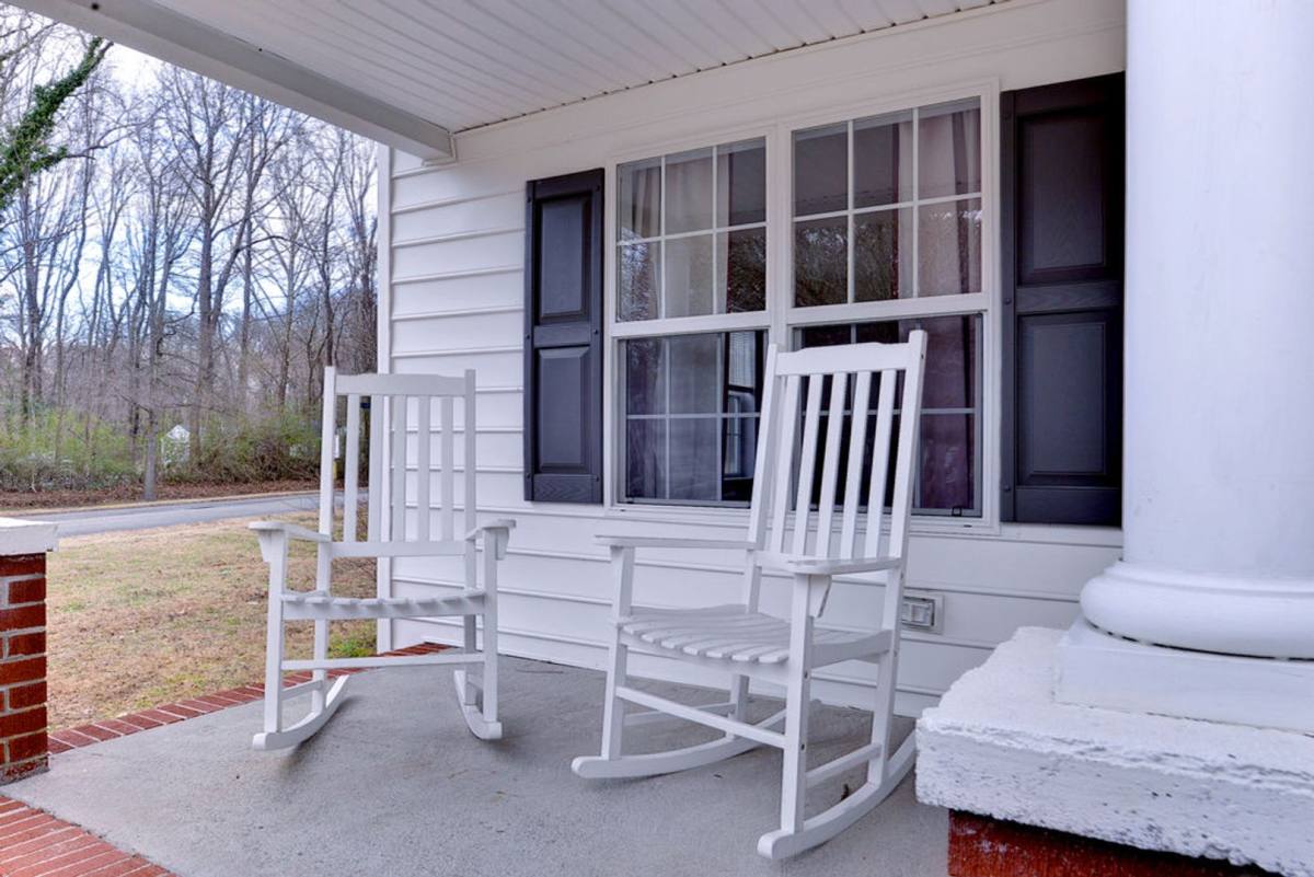 House for rent at 402 E Yorktown Rd, Yorktown, VA 23693