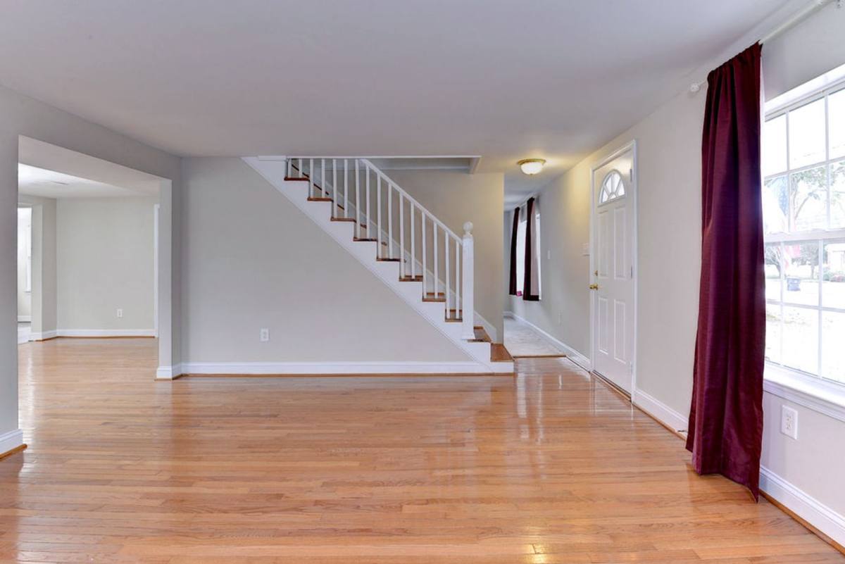 House for rent at 402 E Yorktown Rd, Yorktown, VA 23693