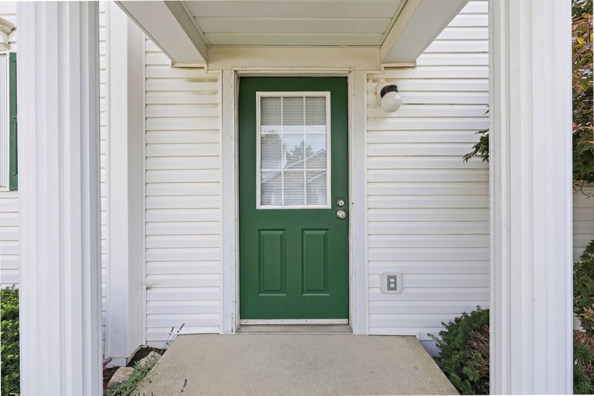 Townhouse for rent at 1980 Hoadley Dr, Columbus, OH 43228