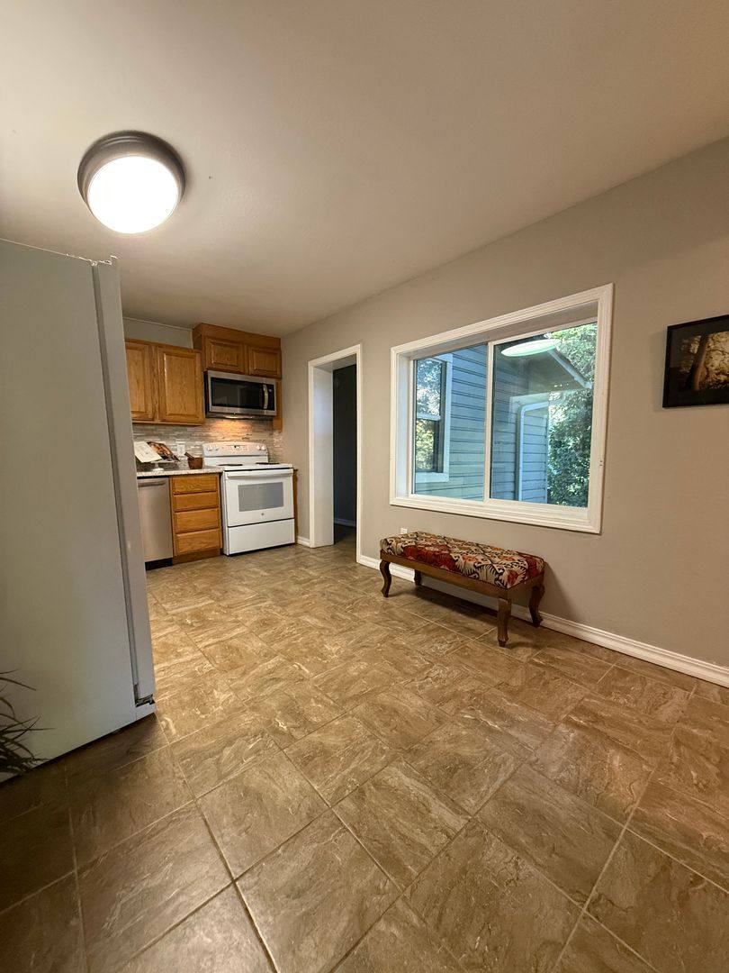 Apartment for rent at 454 Rogue River Highway, Gold Hill, OR 97525