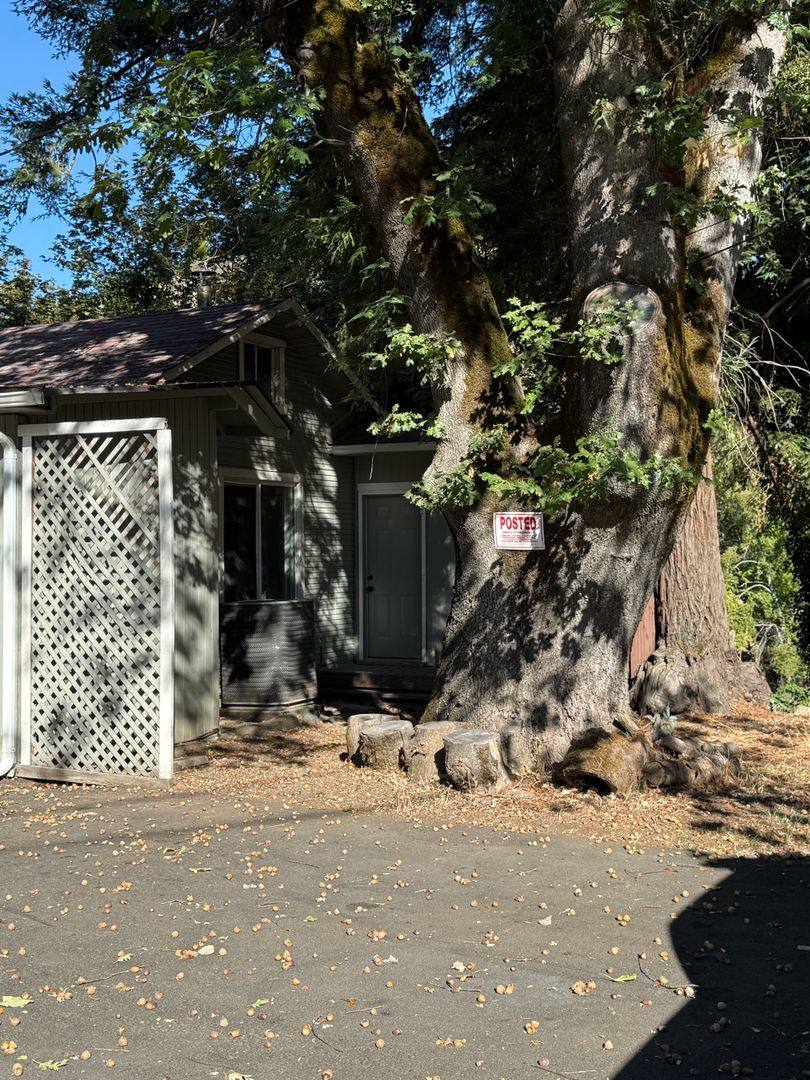 Apartment for rent at 454 Rogue River Highway, Gold Hill, OR 97525
