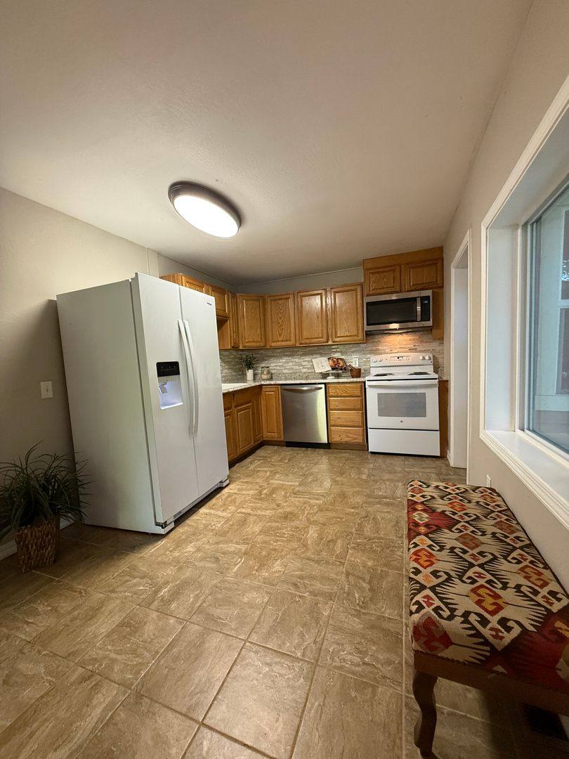 Apartment for rent at 454 Rogue River Highway, Gold Hill, OR 97525