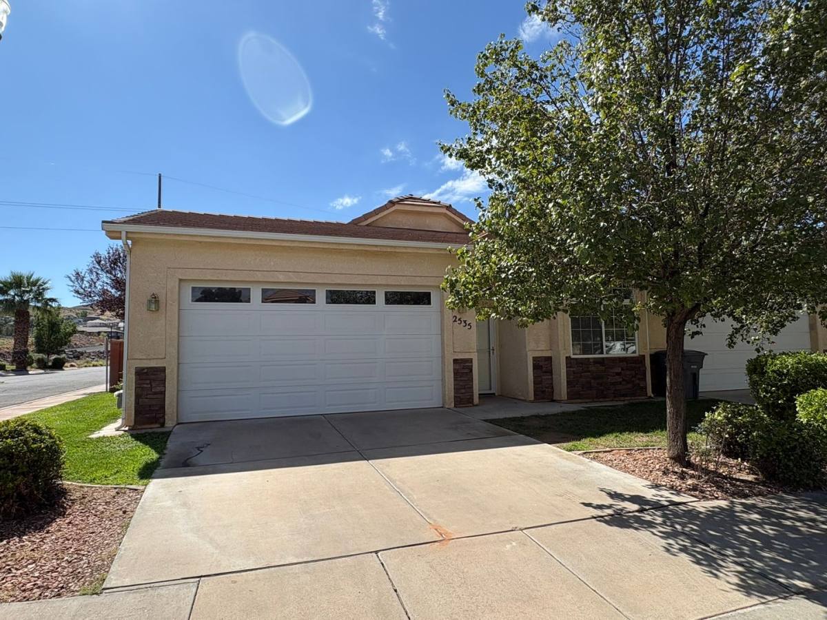 Townhouse for rent at 2535 W 225 N, Hurricane, UT 84737