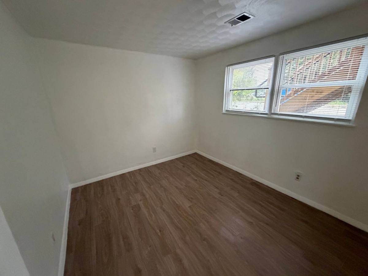 Apartment for rent at 702 W 63rd St, Davenport, IA 52806