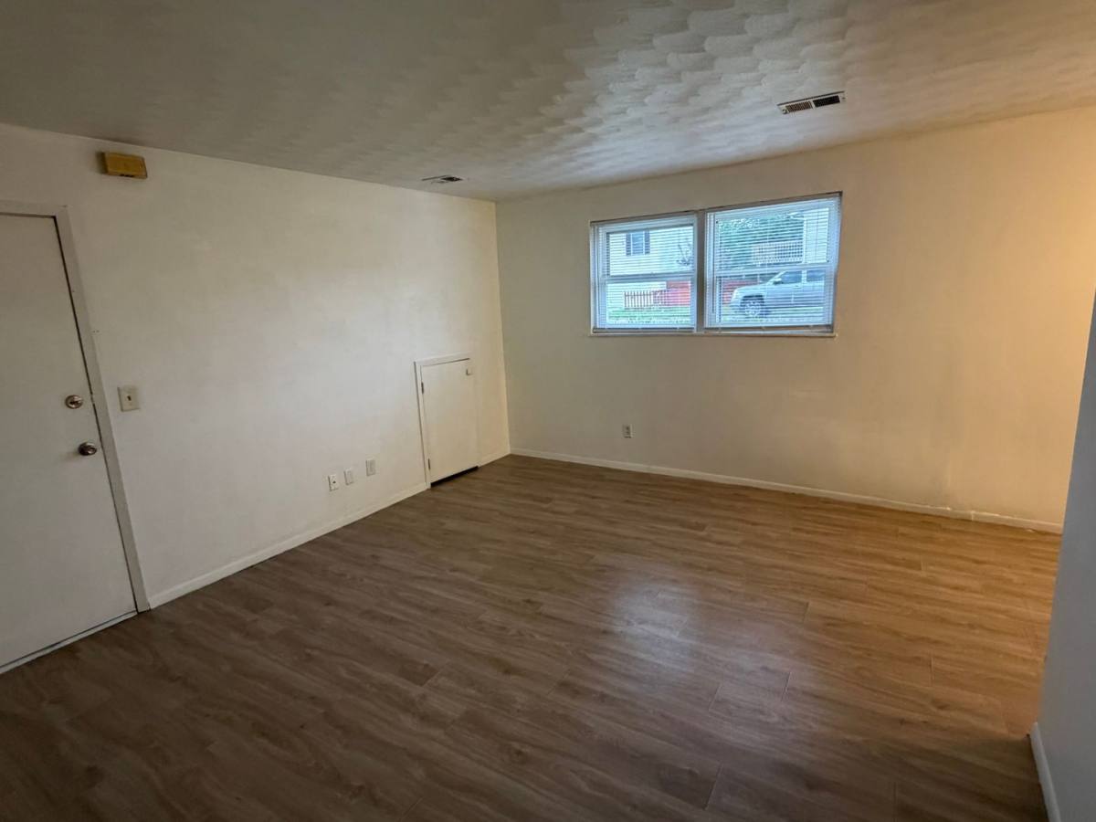 Apartment for rent at 702 W 63rd St, Davenport, IA 52806