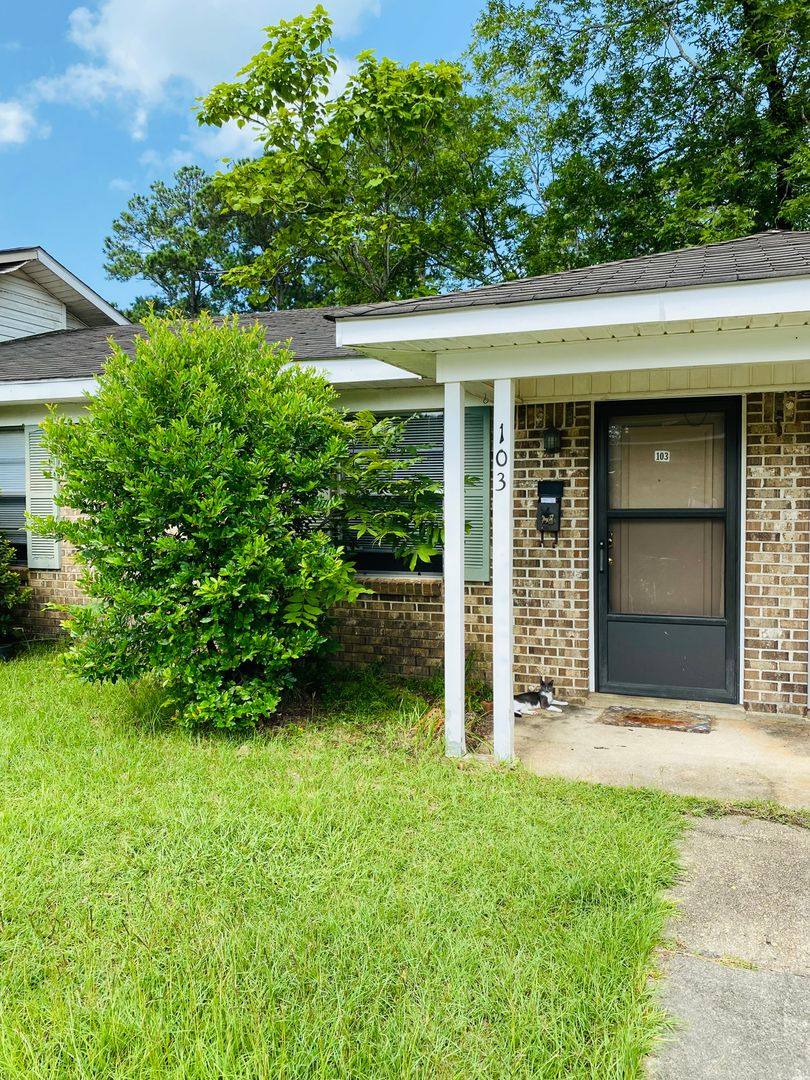 Apartment for rent at 292 W Claiborne St, Monroeville, AL 36460