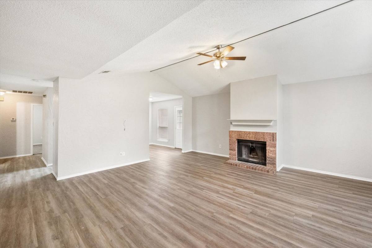 House for rent at 1217 Hidden Creek Dr, Mansfield, TX 76063