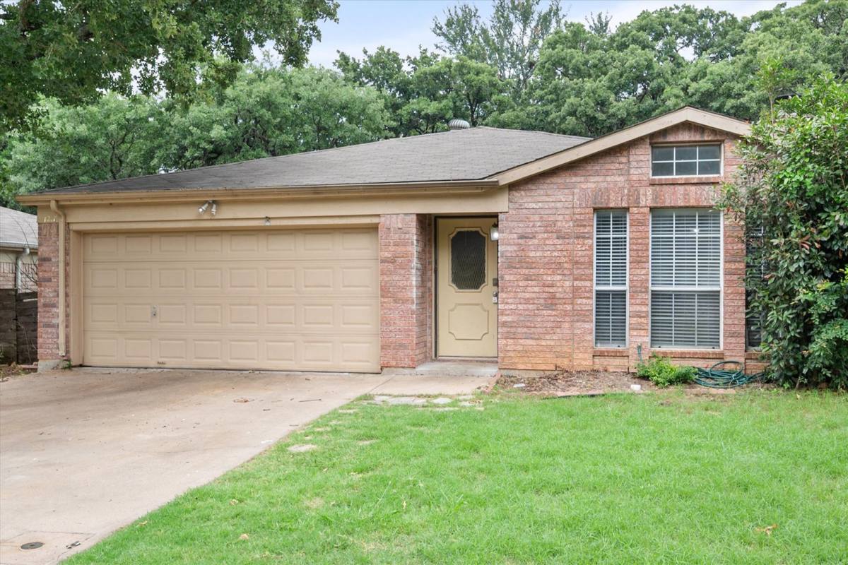 House for rent at 1217 Hidden Creek Dr, Mansfield, TX 76063