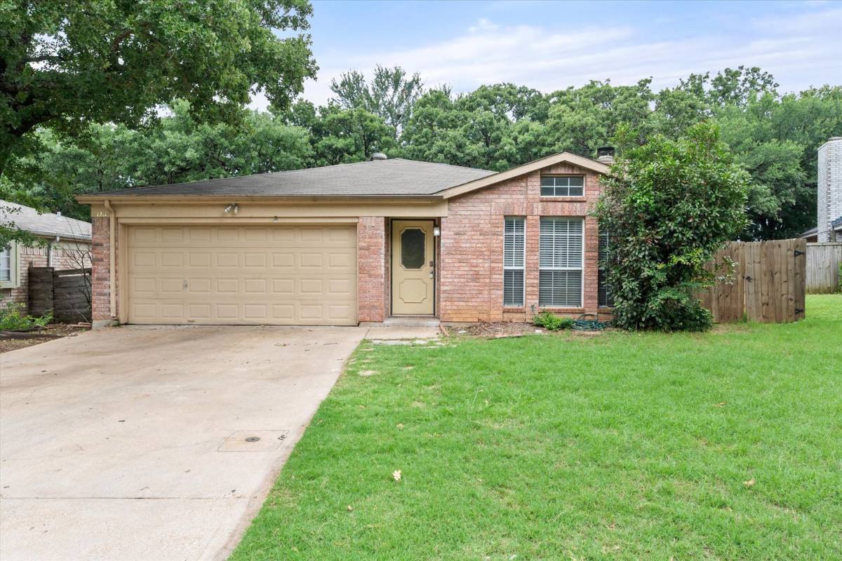 House for rent at 1217 Hidden Creek Dr, Mansfield, TX 76063
