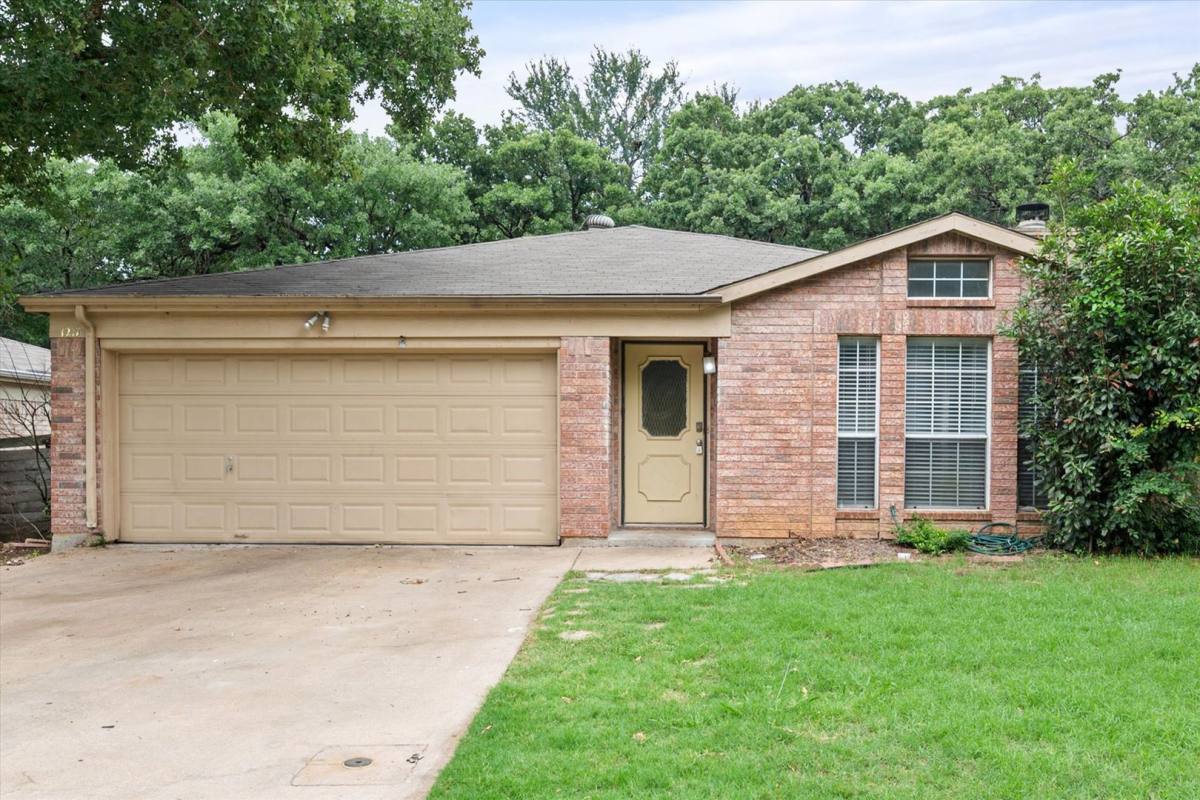 House for rent at 1217 Hidden Creek Dr, Mansfield, TX 76063