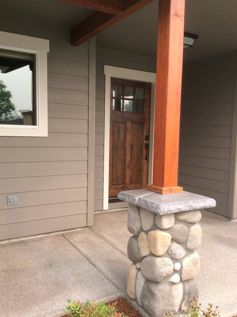 House for rent at 201 SE Briggs Way, Grants Pass, OR 97527