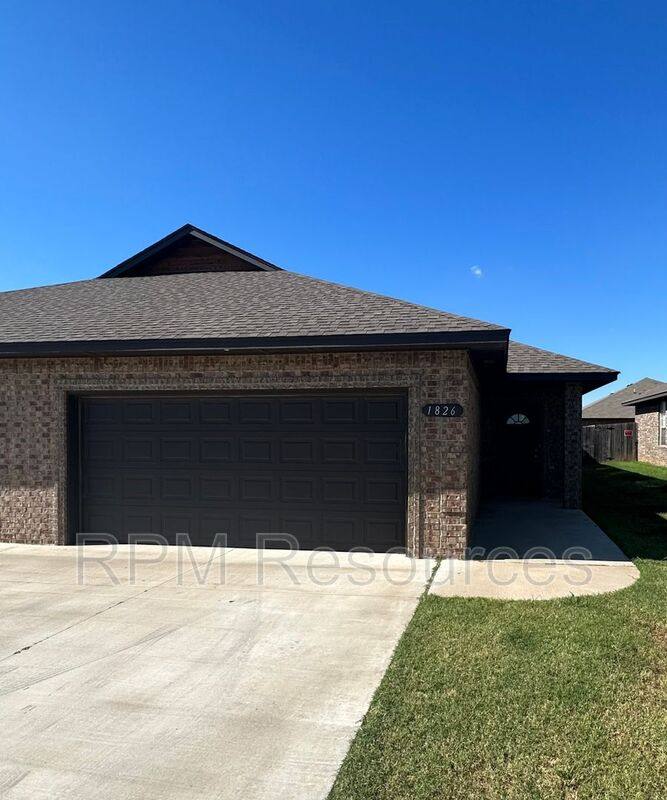 Apartment for rent at 1826 Cypress Lane, El Reno, OK 73036