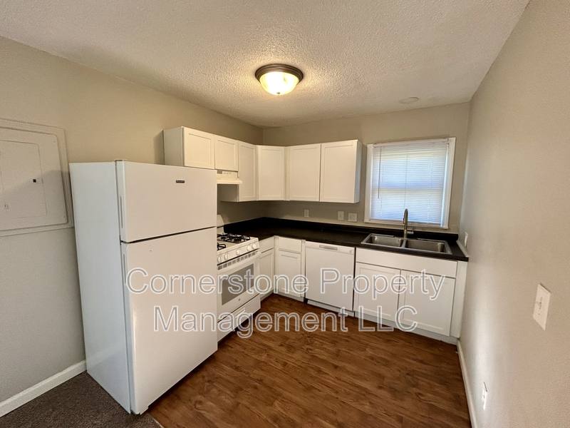 House for rent at 8170 Oak Dr, De Soto, KS 66018